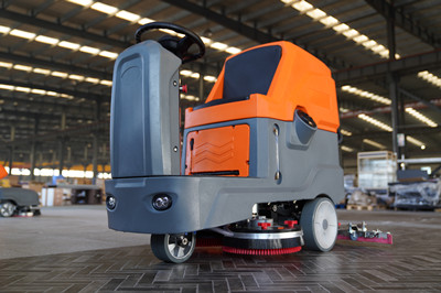 洗地機生產廠家 榮事達D140駕駛式洗地機.jpg